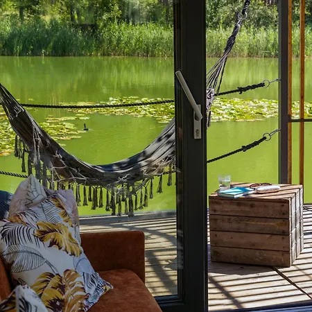 Botel Water Hideout - Floating In Wild Nature
