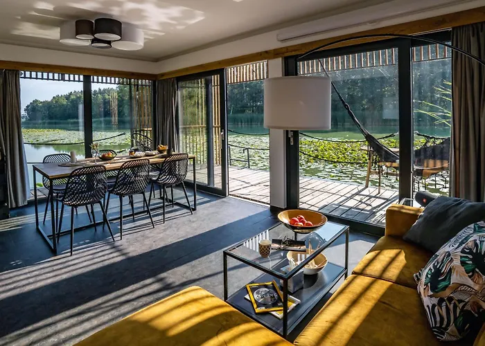 Botel Water Hideout - Floating In Wild Nature *