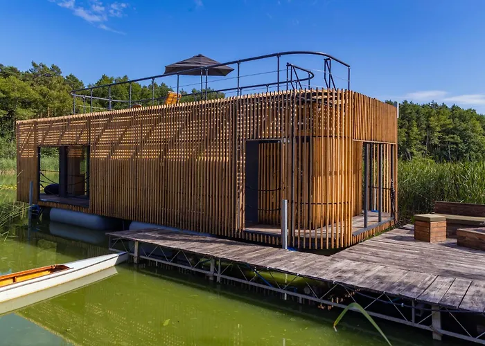 Botel Water Hideout - Floating In Wild Nature *
