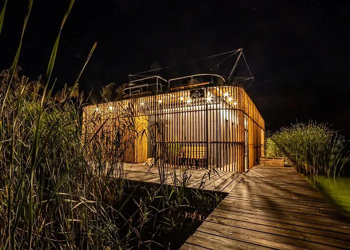 Botel Water Hideout - Floating In Wild Nature *