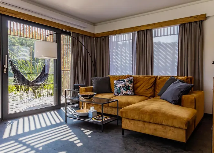 船上ホテル Water Hideout - Floating In Wild Nature *