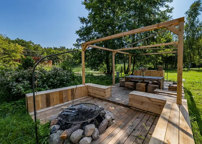 Botel Water Hideout - Floating In Wild Nature